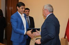semnarea-acordului-de-parteneriat-intre-judetul-botosani-si-munic_83xCbG6.jpg