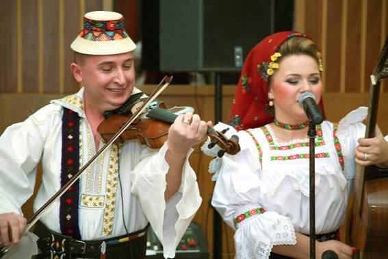 Cornelia şi Lupu Rednic | Concert aniversar de muzică populară organizat de TVR Iaşi la Botoşani