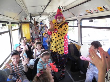 PDL Botoșani | Petrecere în tramvai oferită celor mici
