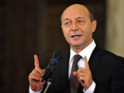 Traian Băsescu: Actuala Constituţie exclude coabitarea Preşedinte - Parlament