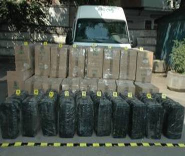 Reținere pentru transport ilegal de ţigări în valoare de peste 400.000 lei