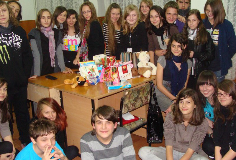 Liceul de Artă Botoșani - Şapte zile de manifestări de Ziua Mondială a Bunăvoinţei