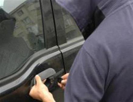 Furt din auto surprins în flagrant la Botoșani 
