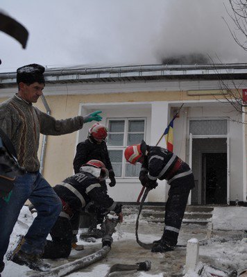 Elevii şcolii arse din Cerchejeni vor învăţa într-o grădiniţă