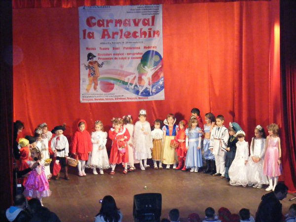 Carnaval la Arlechin - Festival Judeţean de Divertisment pentru Copii şi Tineret