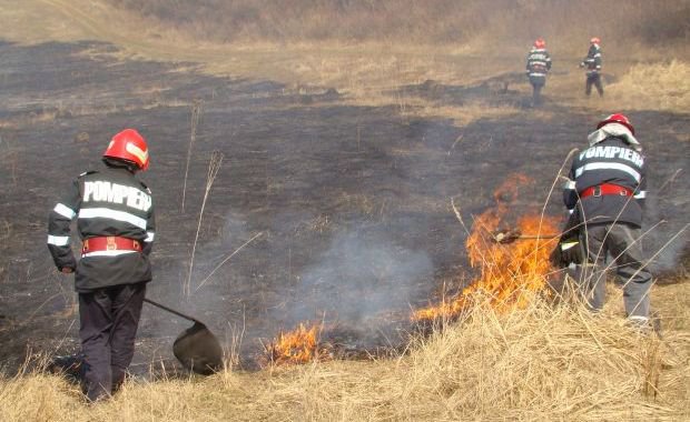Zile de foc pentru pompierii din județul Botoșani
