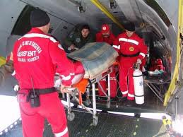 Bărbat transportat la Bucureşti cu un avion SMURD, după ce a suferit arsuri grave