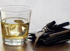 Șoferi depistați la volan sub influența băuturilor alcoolice .