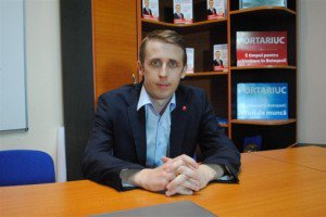 Ovidiu Portariuc va fi învestit astăzi în funcţia de primar al municipiului Botoşani