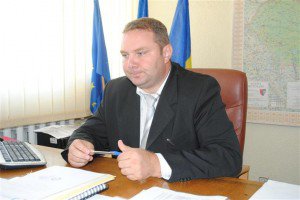 Secretarul comunei Ştefăneşti, cercetat de Comisia de disciplină din cadrul Prefecturii