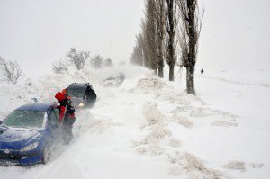 Drumuri închise în județul Botoșani! Informare meteorologică de ger şi intensificări de vânt