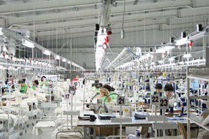 O firmă de confecţii îşi mută în Botoşani unităţile de producţie din Italia şi Portugalia
