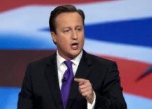 Premierul britanic doreşte să restrângă accesul noilor imigranţi la ajutoarele legale
