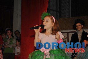 Mărţişoarele Clubului Copiilor şi Elevilor în spectacol pe scena Sălii Teatrului din Dorohoi - FOTO