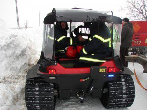 Patru persoane salvate de pompieri cu ATV-ul pe șenile