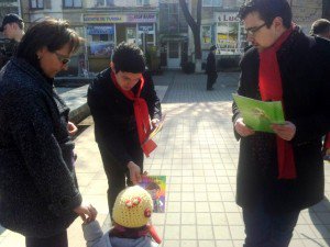 Tinerii PSD din Botoșani adună cărţi pentru o şcoală fără bibliotecă