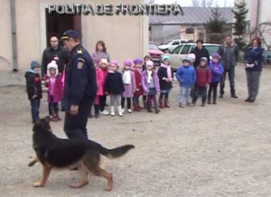 „Şcoala Altfel” la Poliţia de Frontieră Botoşani. Copiii de azi poate poliţiştii de frontieră de mâine - VIDEO