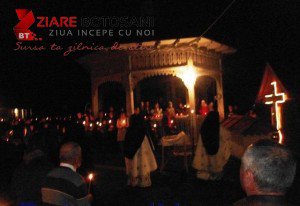 Peste 1 300 de oameni au luat lumină de la Mănăstirea Vorona