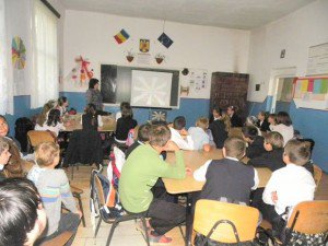 Parteneriat educațional încheiat între Școala Gimnazială „Ștefan cel Mare” Dorohoi și Școala Gimnazială Nr.2 Străteni - FOTO