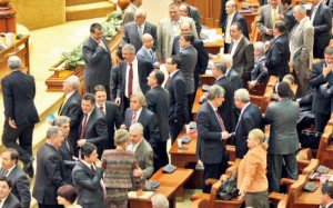 Traseismul, boală fără leac. Un partid a pierdut 18 parlamentari într-o singură sesiune
