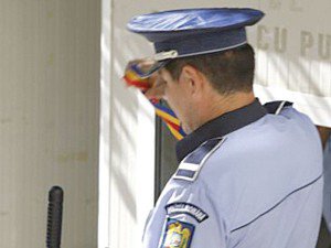 Un poliţist din Botoşani, detaşat pe litoral, prins băut în timpul serviciului