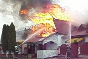 Incendiu puternic la o pensiune din Bistrița-Năsăud