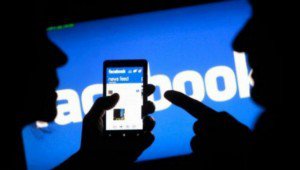 Facebook vrea să lanseze un serviciu simplu pentru plăţile online