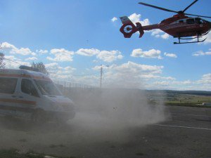 Elicopter SMURD chemat pentru un bărbat din Broscăuți. Vezi detalii!