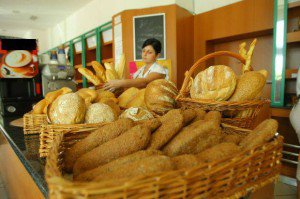 Pericolul din pâine: Cum sunt înşelaţi românii care vor să mănânce sănătos