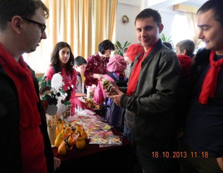 Tinerii social–democrați din Botoșani au participat la târgul de toamnă organizat de centrul de plasament Hand of Help