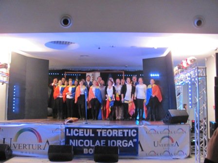Uvertura Mall: Spectacol oferit de trupa de teatru a Liceului Pedagogic Nicolae Iorga de Ziua Națională