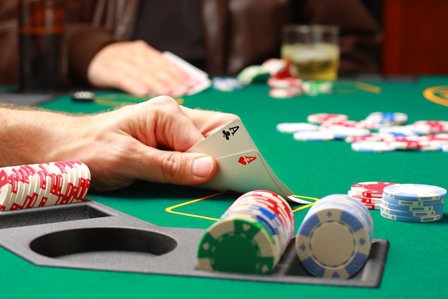 Guvernul e generos cu împătimiții jocurilor de noroc și nu le mai impozitează câștigurile