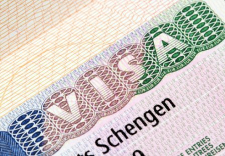 Cetăţenii moldoveni cu viză Schengen vor putea intra şi în România fără alte vize, din februarie