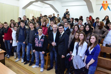 Elevii din România cunosc adevăratele modele de succes la Proiectul Naţional „Pe Calea Succesului”