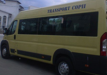 Microbuze şcolare noi promise elevilor din Botoşani
