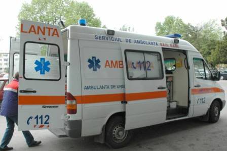 6 elevi de la un liceu din Botoșani au ajuns la spital, după ce au consumat produse de patiserie de la un chioșc din curtea unității