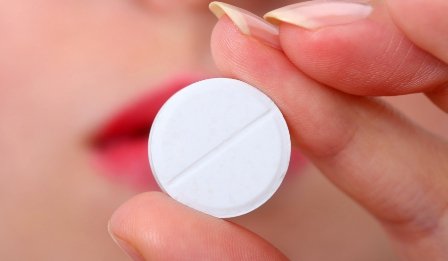 Cu ce le poate ajuta aspirina pe femei?