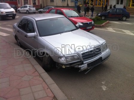 Bărbat din Dorohoi cercetat de polițiști după ce s-a urcat băut la volan și a produs un accident - FOTO