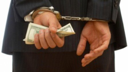 Infracțiuni economice cercetate de poliţiştii specializaţi în investigarea fraudelor