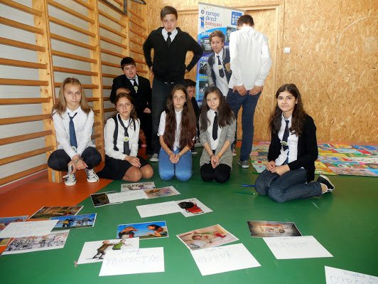 Elevii de la Şcoala gimnazială nr. 11 Botoşani şi-au susţinut drepturile de copii