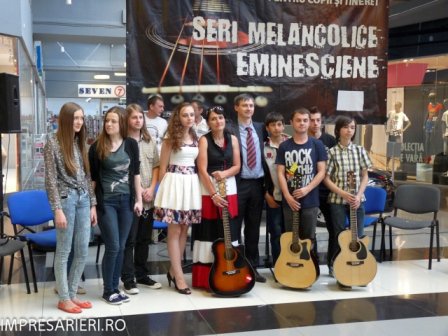 Tineri folkişti promovaţi la Festivalul Naţional „Seri melancolice eminesciene”