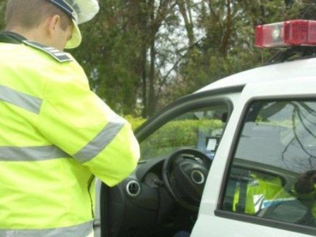 Sancționat de polițiști după ce a fost prins sub influența băuturilor alcoolice la volan