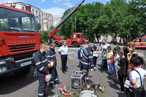 Pompierii pregătesc „Viitorul în siguranță” şi la Dorohoi