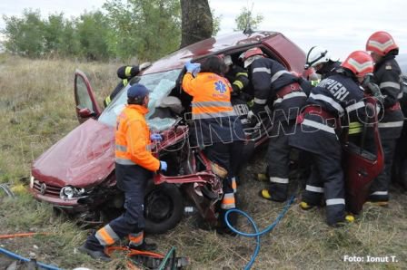 Accident de circulație grav produs pe drumul Dorohoi-Botoșani! Victime încarcerate și trei mașini distruse!