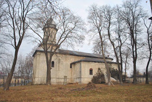 Biserica armenească din Botoşani, una dintre cele mai vechi din ţară, în pericol de prăbuşire