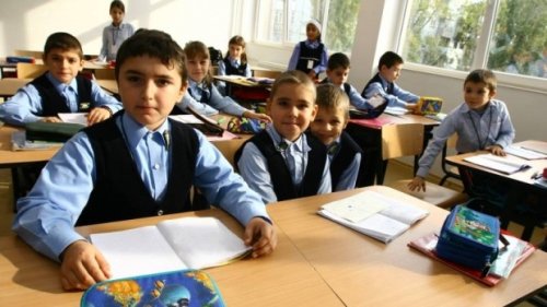 Veste bună pentru elevii din România. MEN: Absolut toţi copiii vor beneficia de aceste tablete