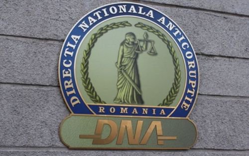 Șeful Direcției Antifraudă Suceava, reținut de DNA: Anunța când se făceau controale