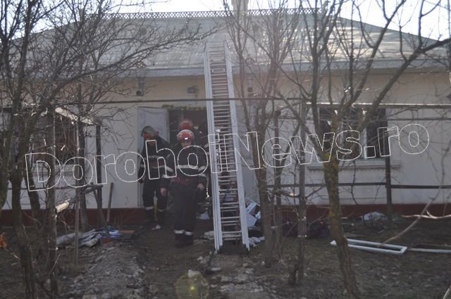 Început de săptămână în forță pentru pompierii dorohoieni: Incendiu cu iz de sinucidere la Broscăuți! - FOTO