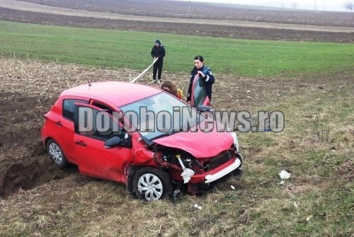 Accident pe DN 29B Dorohoi - Botoșani la ieșirea din localitatea Leorda. O femeie a ajuns la spital - FOTO