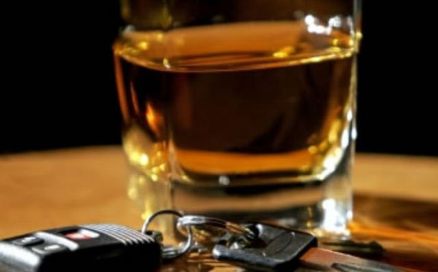 Conducători auto sancționați după ce au fost depistați pe drumurile publice circulând sub influența băuturilor alcoolice